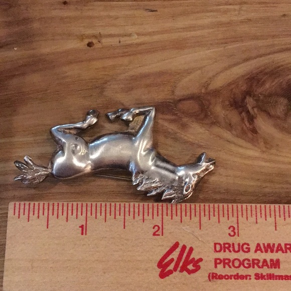 19.1 grams sterling silver Galloping Mustang Pin - Picture 3 of 4